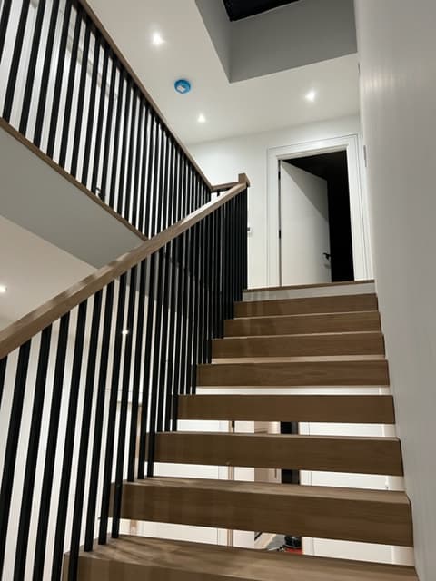 Réalisation Stepolia : marches et aménagement bois sur mesure. (45)