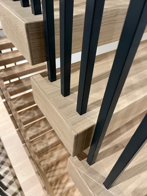 Réalisation Stepolia : marches et aménagement bois sur mesure. (44)