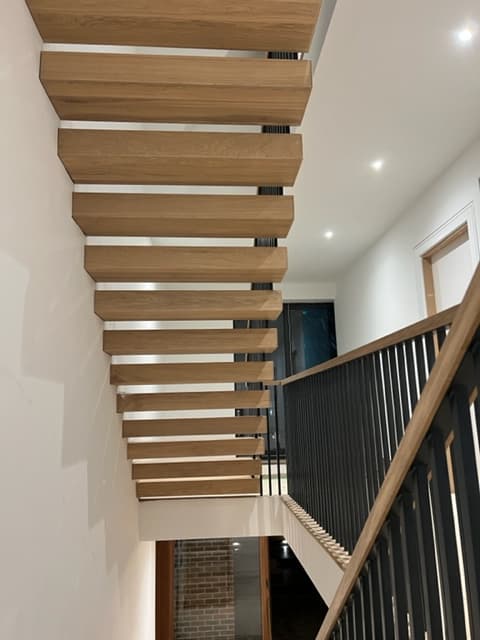 Réalisation Stepolia : marches et aménagement bois sur mesure. (32)
