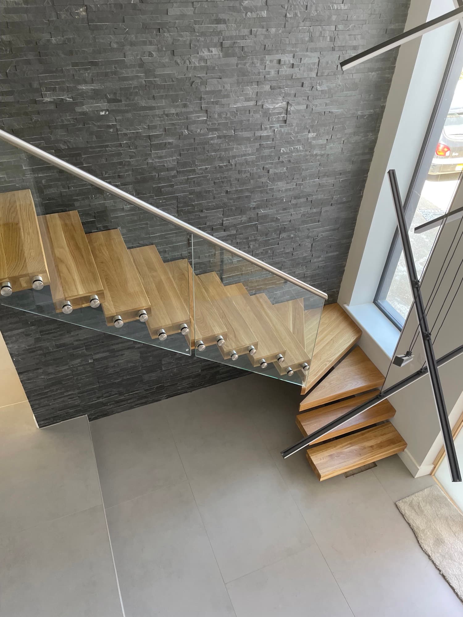 Réalisation Stepolia : marches et aménagement bois sur mesure. (88)