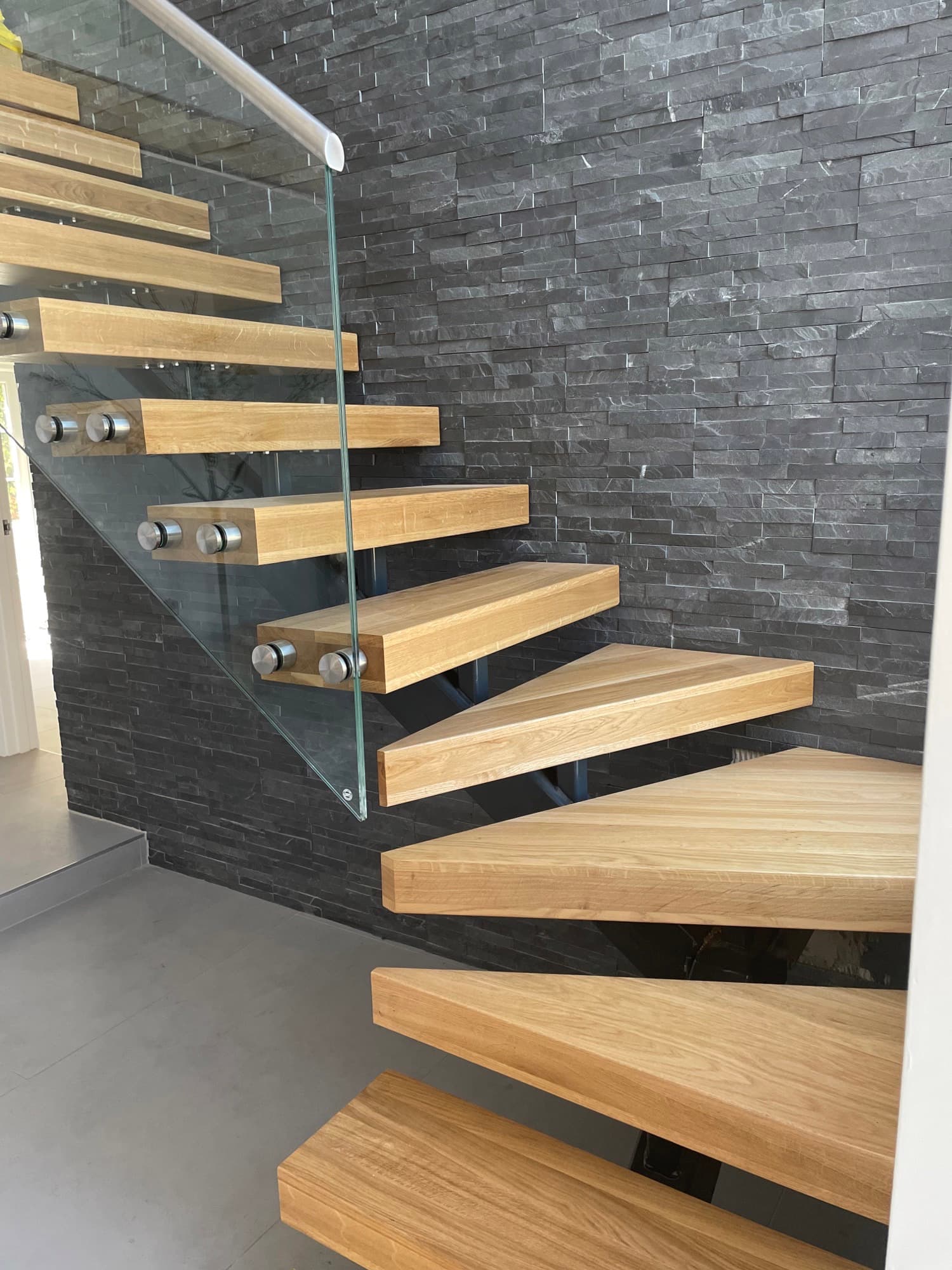 Réalisation Stepolia : marches et aménagement bois sur mesure. (46)