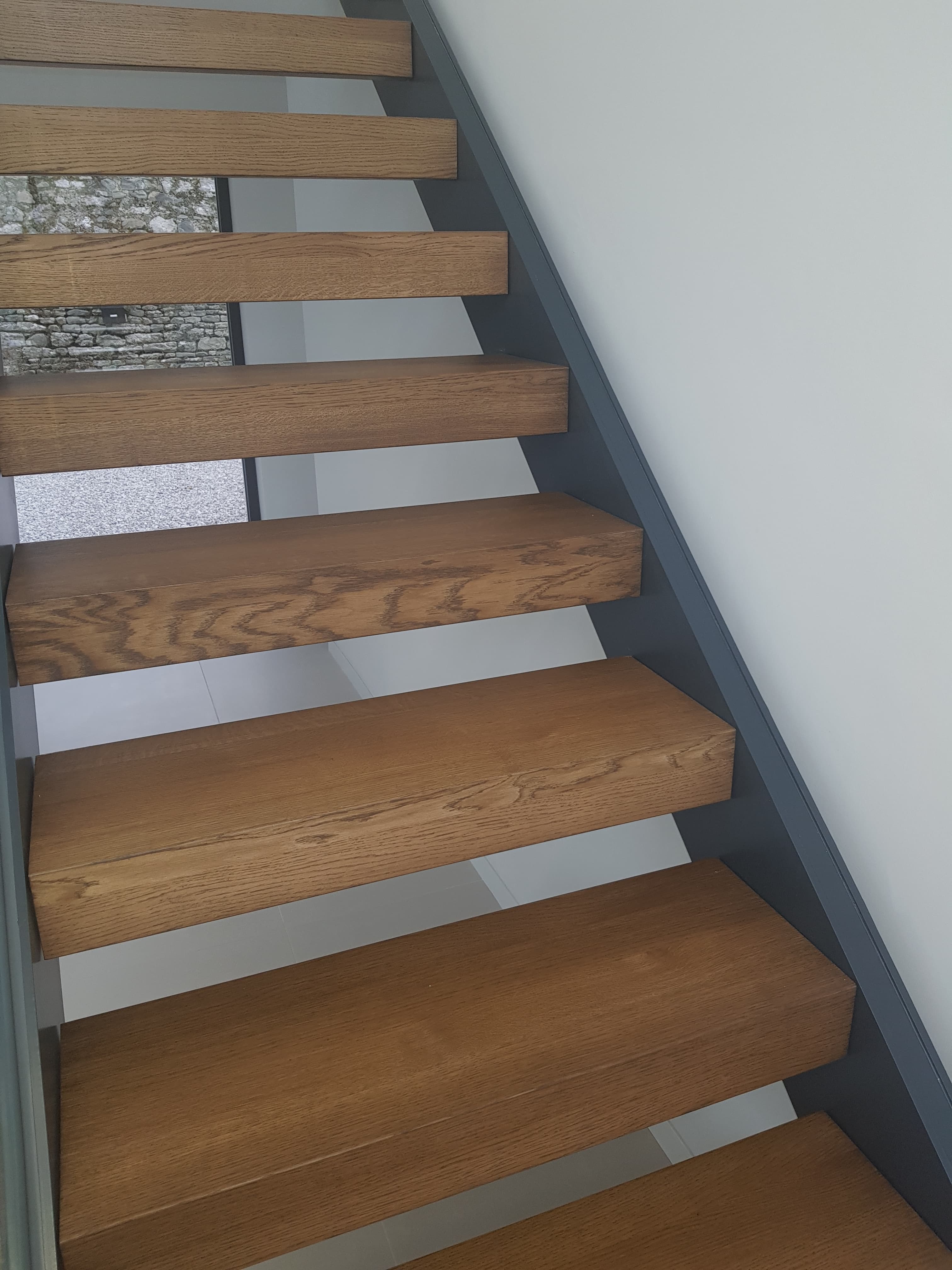Réalisation Stepolia : marches et aménagement bois sur mesure. (15)