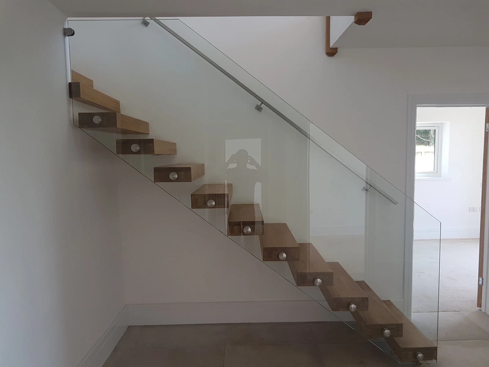 Réalisation Stepolia : marches et aménagement bois sur mesure. (14)